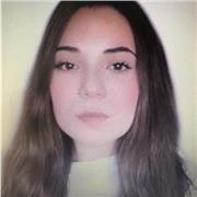 Soy Claudia y tengo 19 años. Actualmente estoy finalizando mi primer año de magisterio de educación primaria. Realice mis estudios en un colegio bilingüe, estudiando francés e inglés. Considero que puedo hacer amena la enseñanza, además de cercana debido